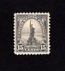 [NEW LOW PRICE] US #566 1922 15c Statue of Liberty MH