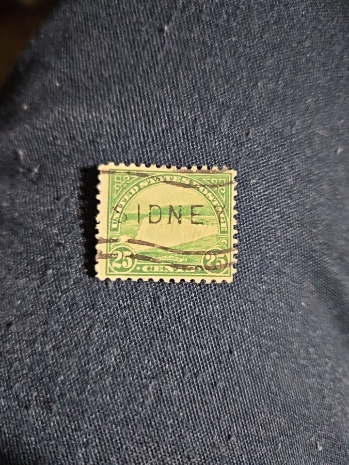 US Postage Stamp Scott #699 25 Cent Niagara Falls Used