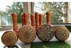 «Handmade Uzbek bread stamp, traditional nut-shaped flatbread». Bread stamp