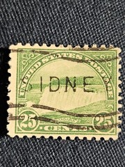 US Postage Stamp Scott #699 25 Cent Niagara Falls Used