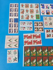 USPS MINT NH VINTAGE CHRISTMAS CARD SANTA FROSTY POSTAGE STAMP SHEETS $17+ F.V.