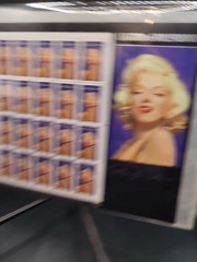 USA 32¢ Legends of Hollywood Marilyn Monroe Postage Stamps – Mint – Full Sheet