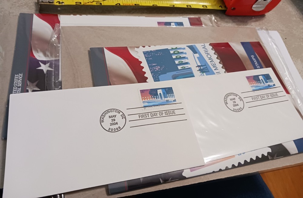 PAIR SEALED WRAP 20 NATIONAL WORLD WAR II MEMORIAL STAMPS 37 CENT FACE MNH w ENV