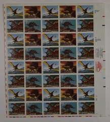 US SCOTT 2422 – 25 PANE OF 40 DINOSAUR STAMPS 25 CENT FACE MNH
