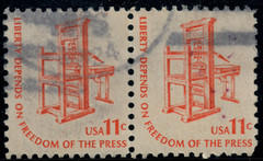 USA – 1975 – Americana Issue – Printing Press – 11¢ x2 – #3519