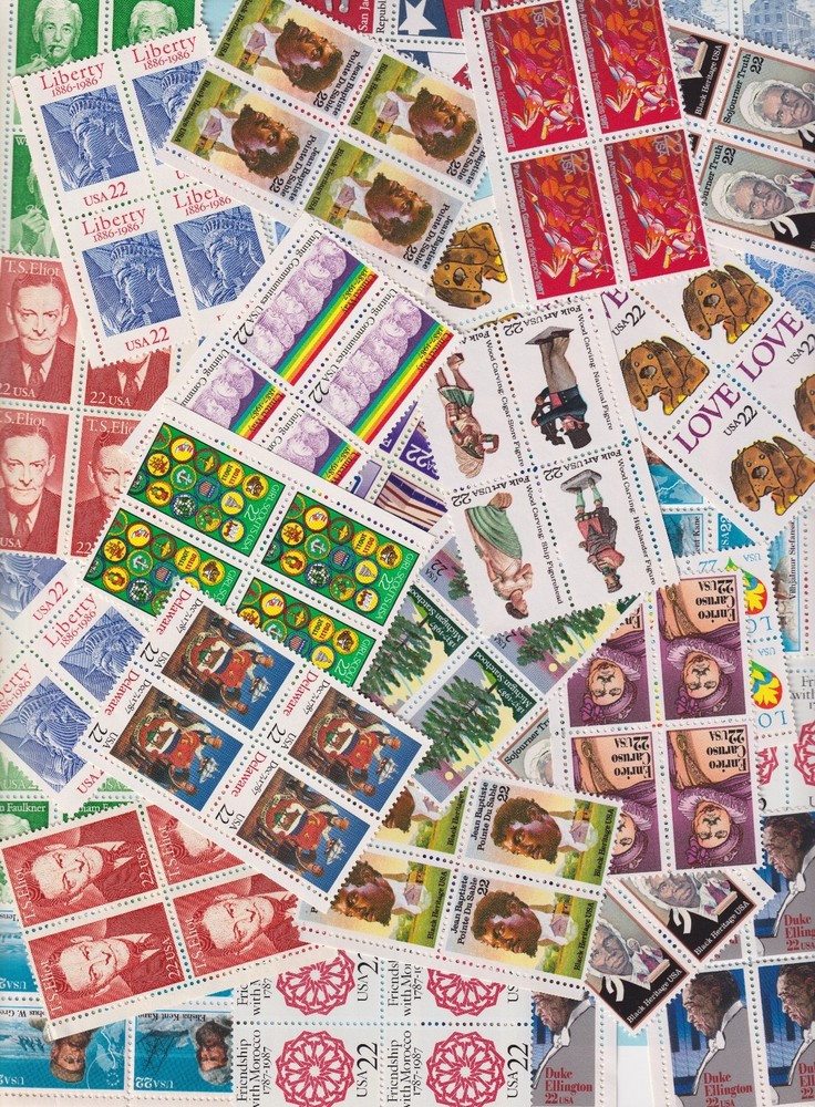 UNITED STATES DISCOUNT POSTAGE STAMPS FACE VALUE $30 OF 22 CENT STAMPS!