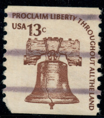 USA – 1975 – Americana Issue – Liberty Bell – Coil Stamp – 13¢ – #3588